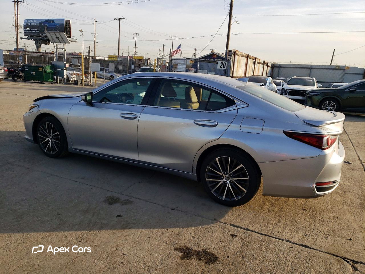 Lexus ES 2023