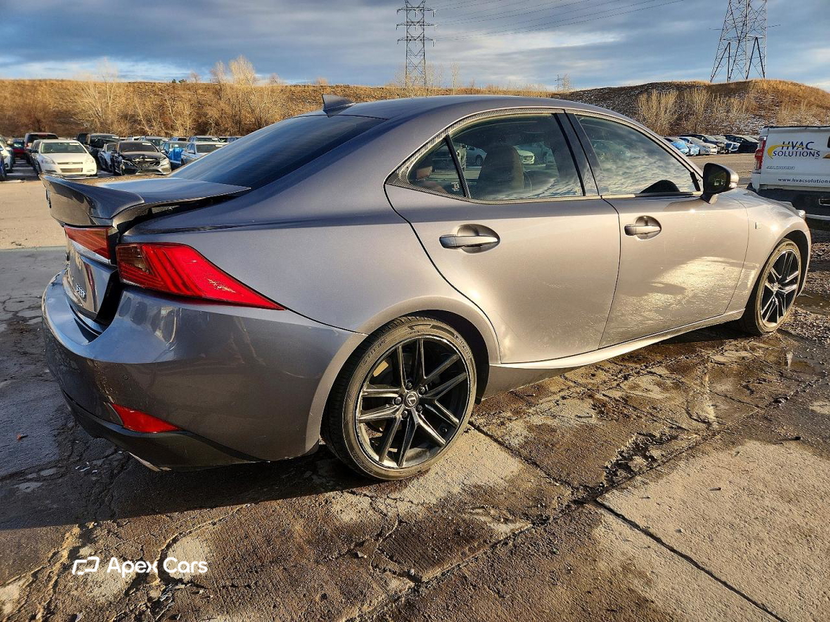 Lexus IS 2018
