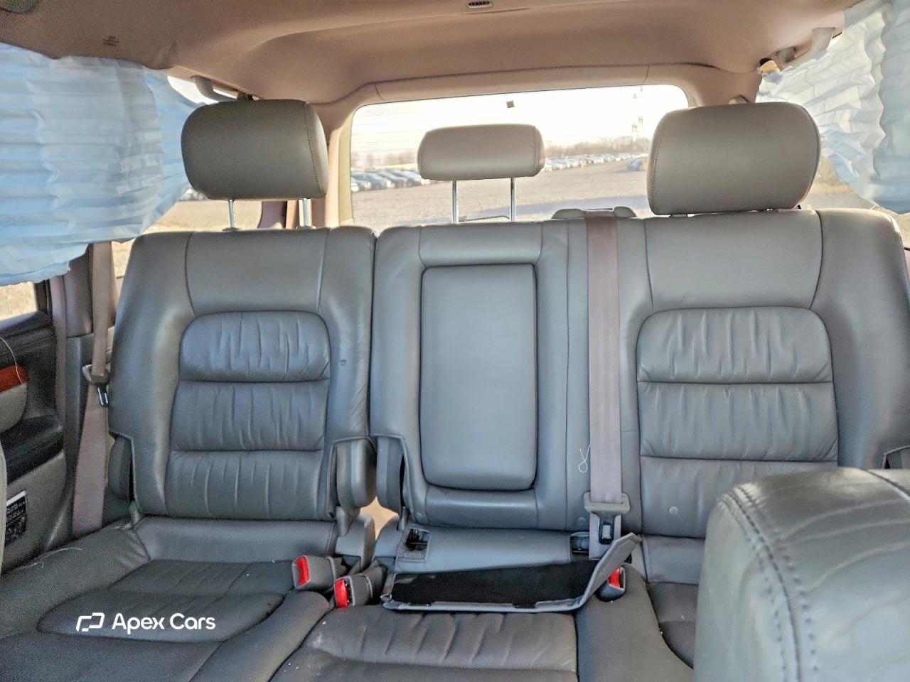Lexus LX 2005