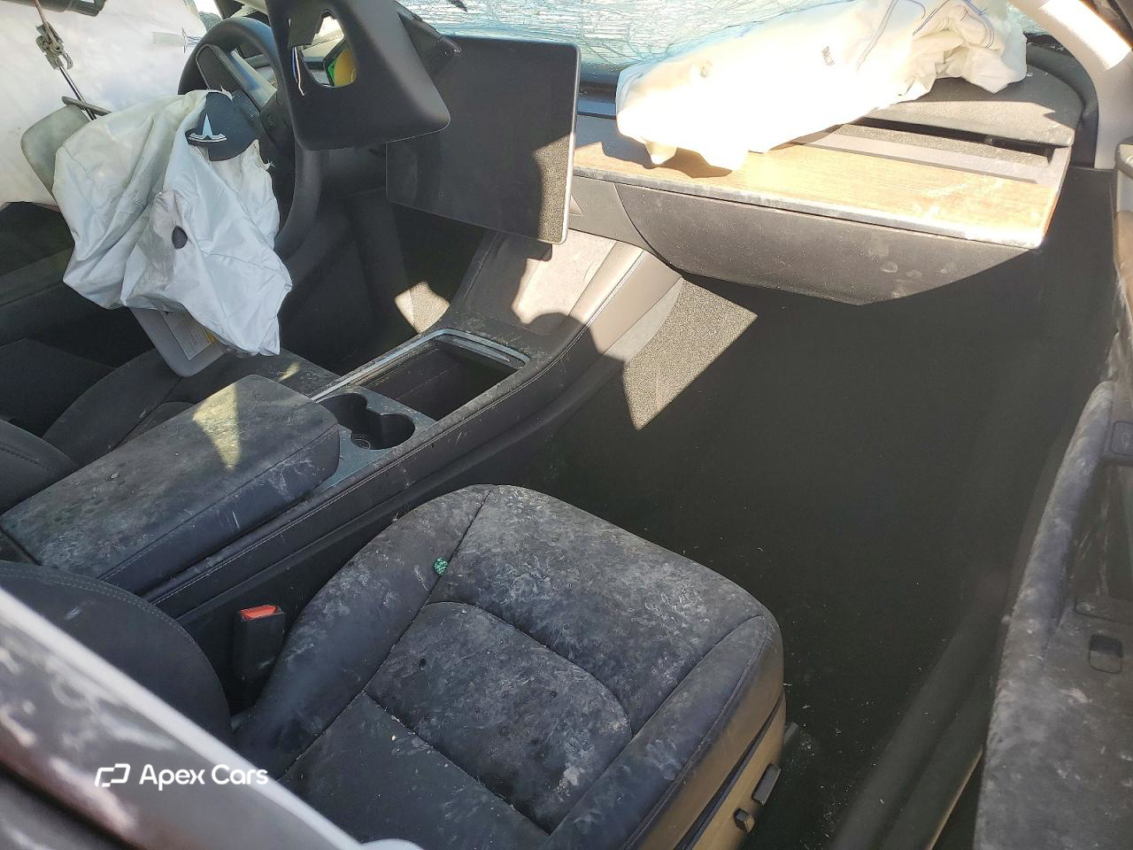 Tesla Model Y 2024