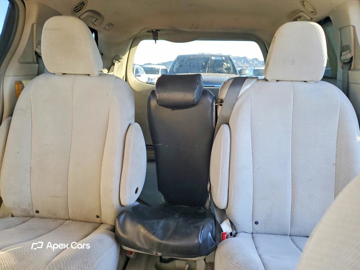 Toyota Sienna 2013