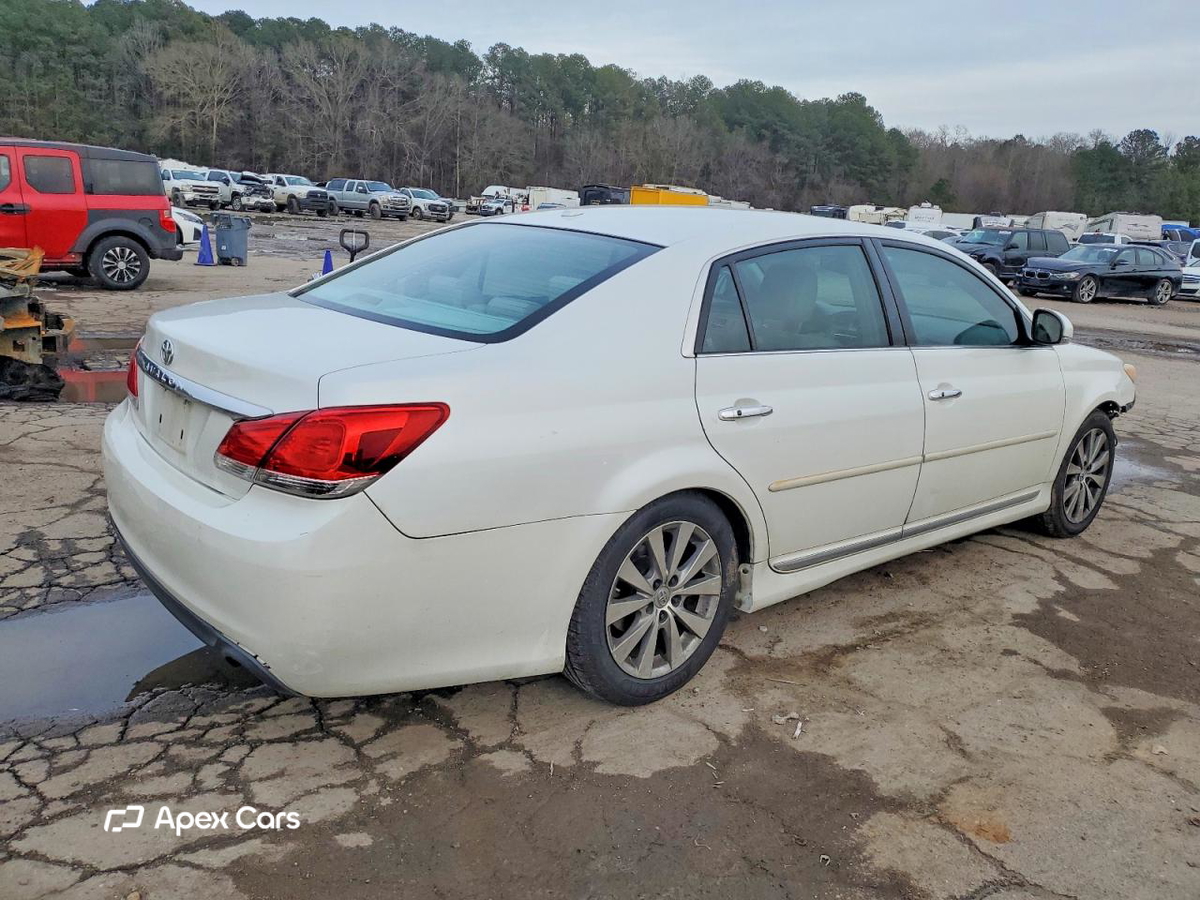 Toyota Avalon 2011