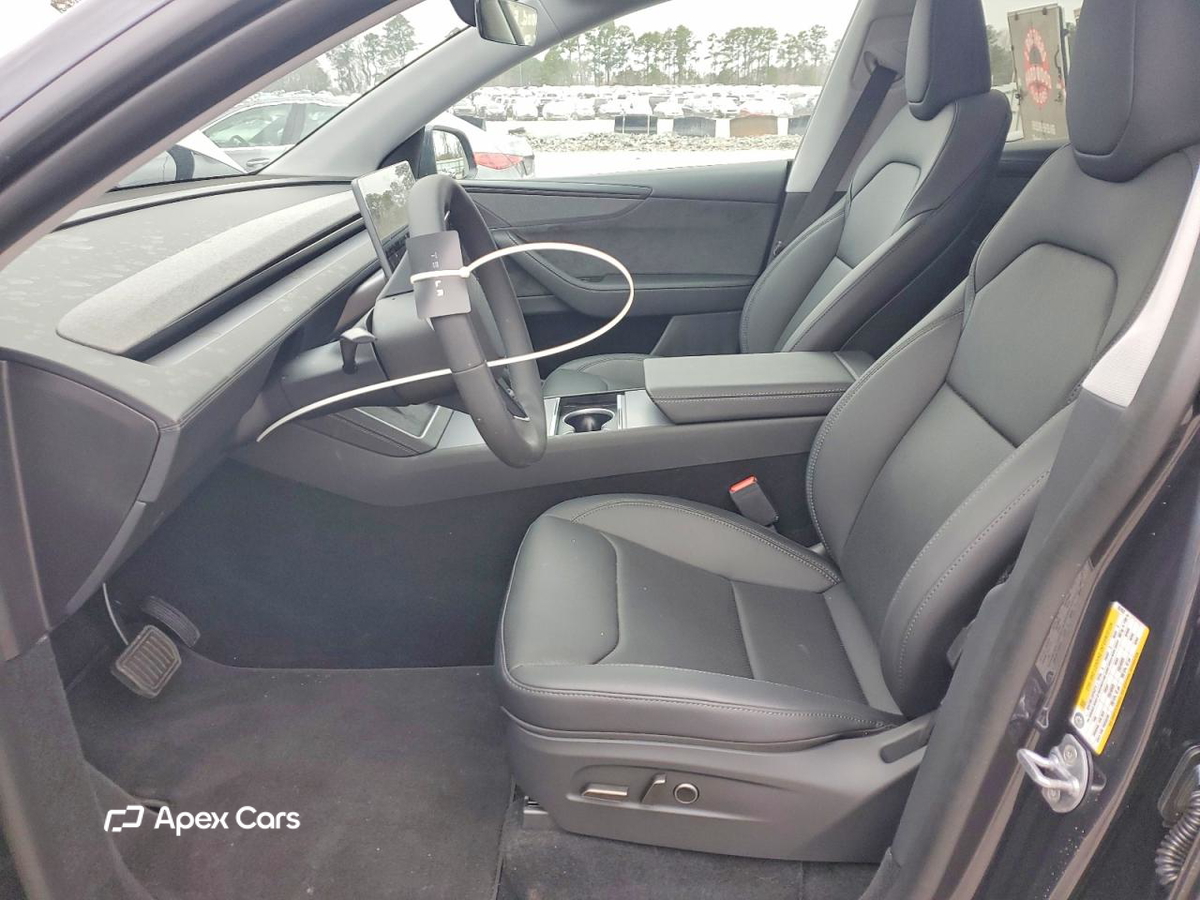 Tesla Model Y 2026