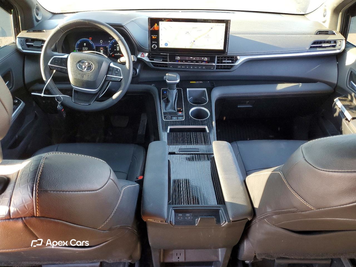 Toyota Sienna 2025