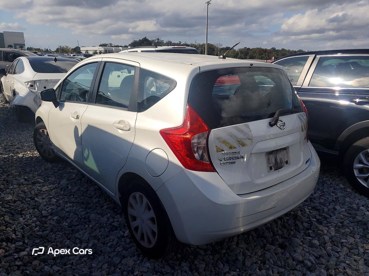 Nissan Versa 2015