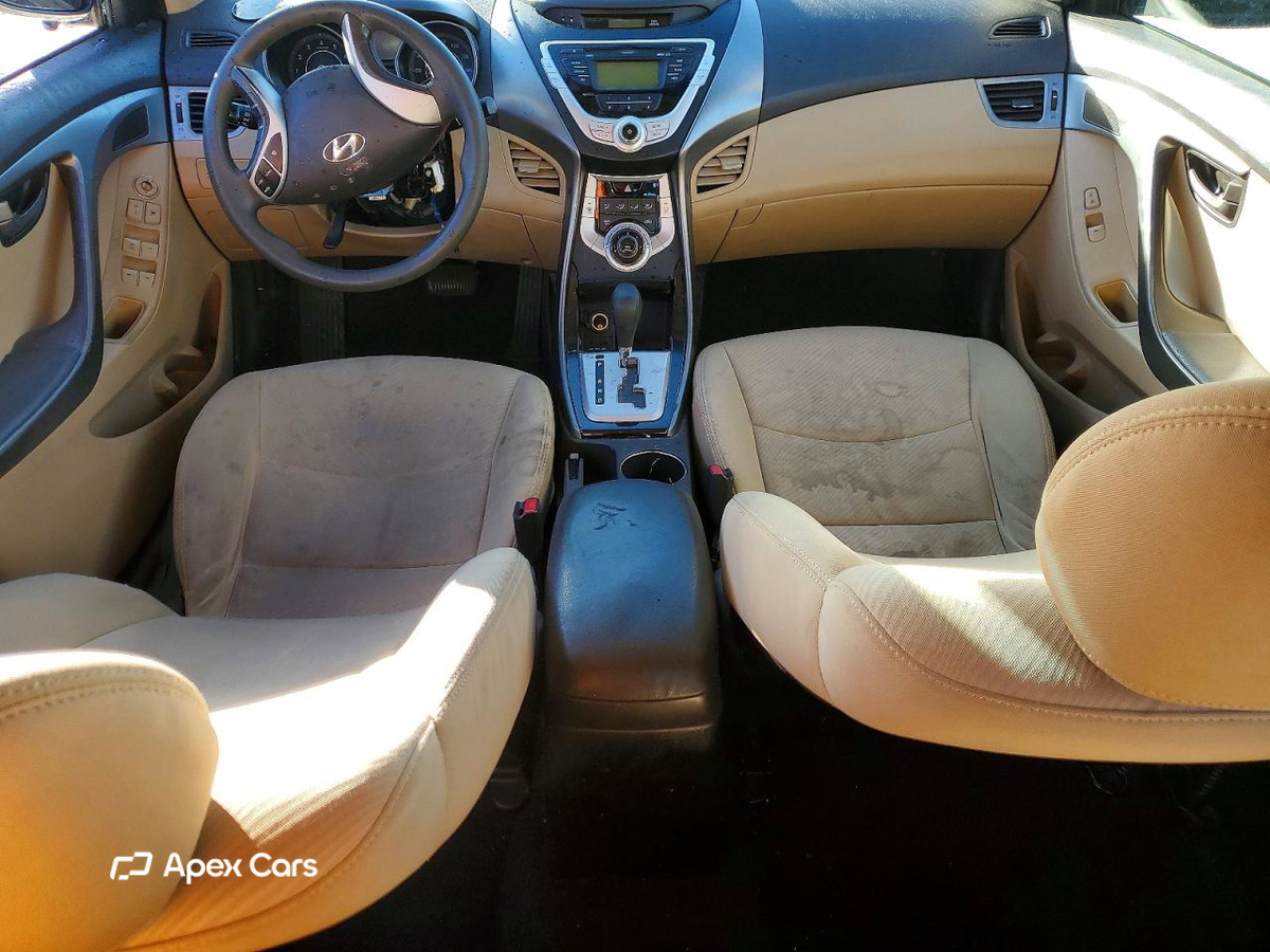 Hyundai Elantra 2012