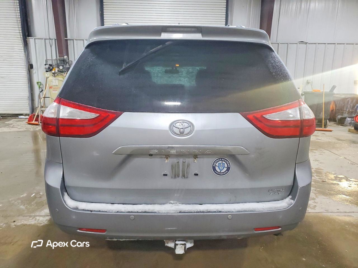 Toyota Sienna 2016