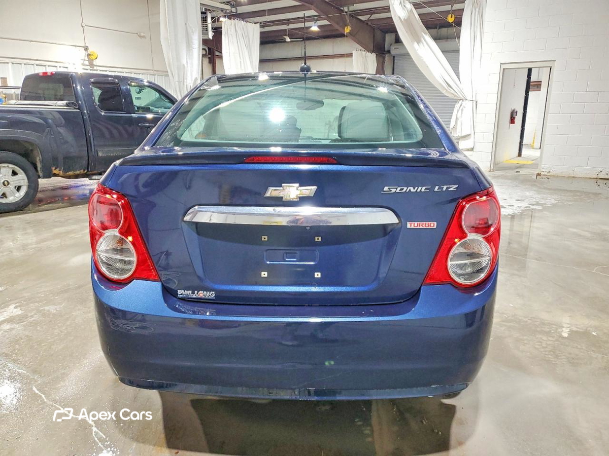 Chevrolet Sonic 2015