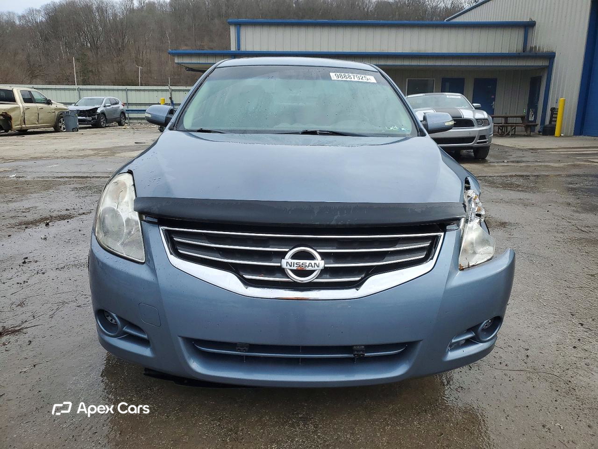Nissan Altima 2012