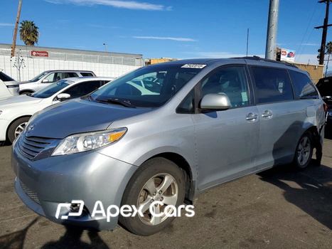 Toyota Sienna 2017 - Image 1 of 13