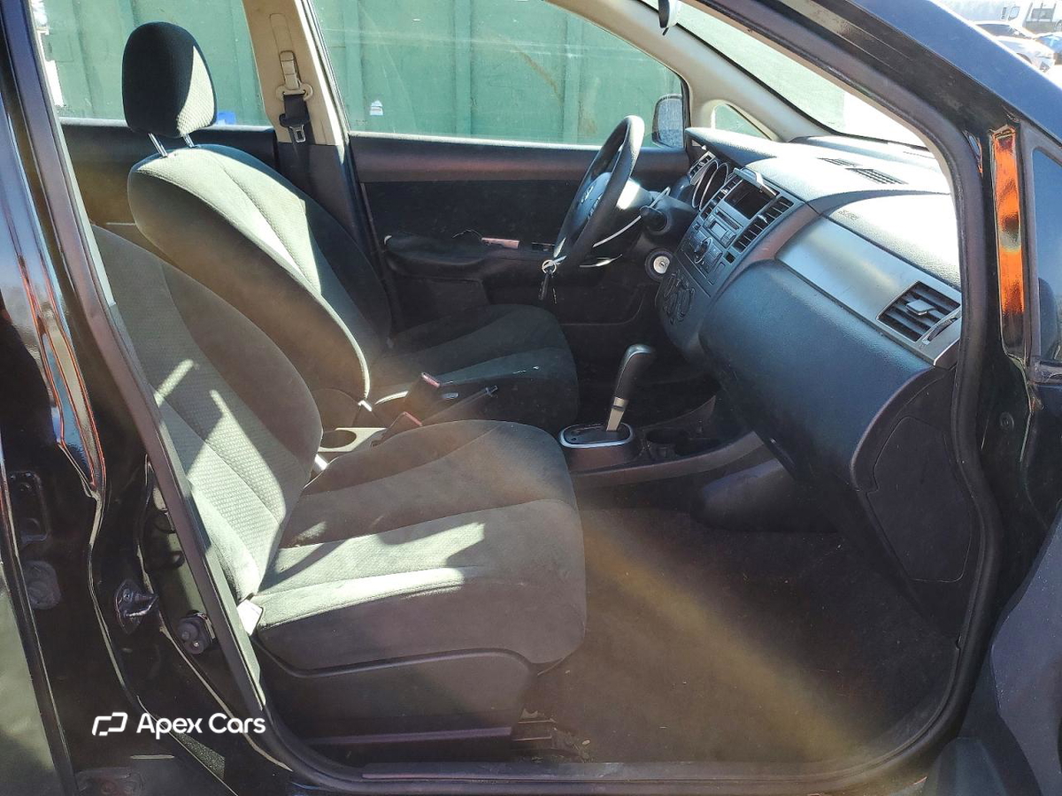 Nissan Versa 2011