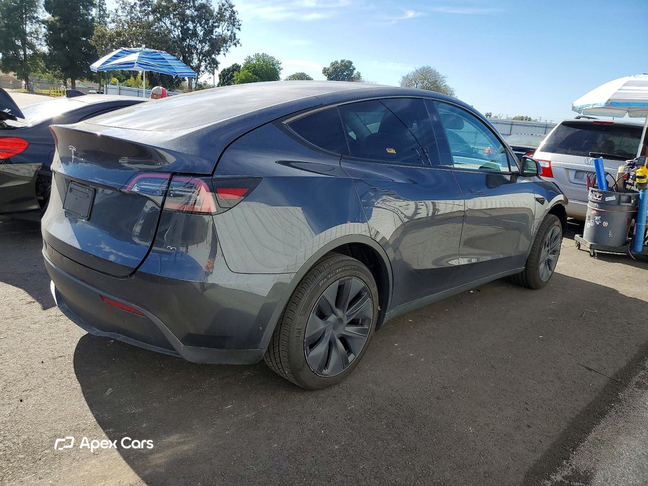 Tesla Model Y 2025