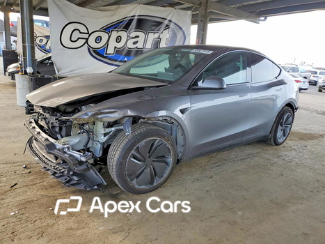 Tesla Model Y 2026 - Image 1 of 13