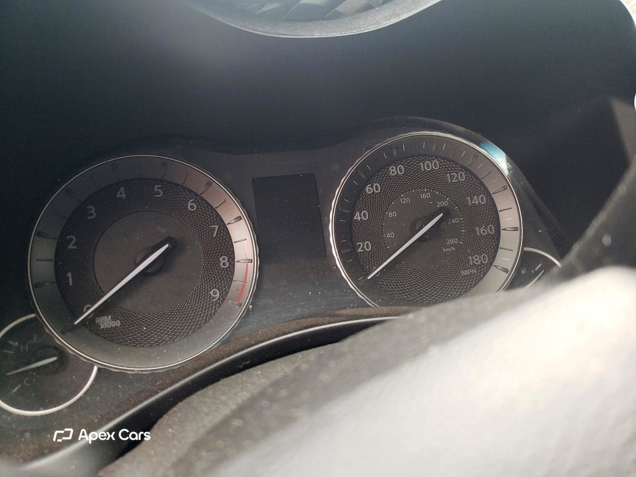 Infiniti M 2012