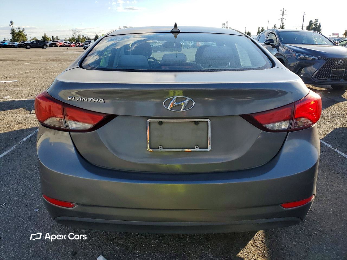 Hyundai Elantra 2016