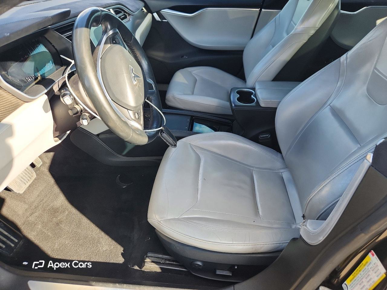 Tesla Model S 2015