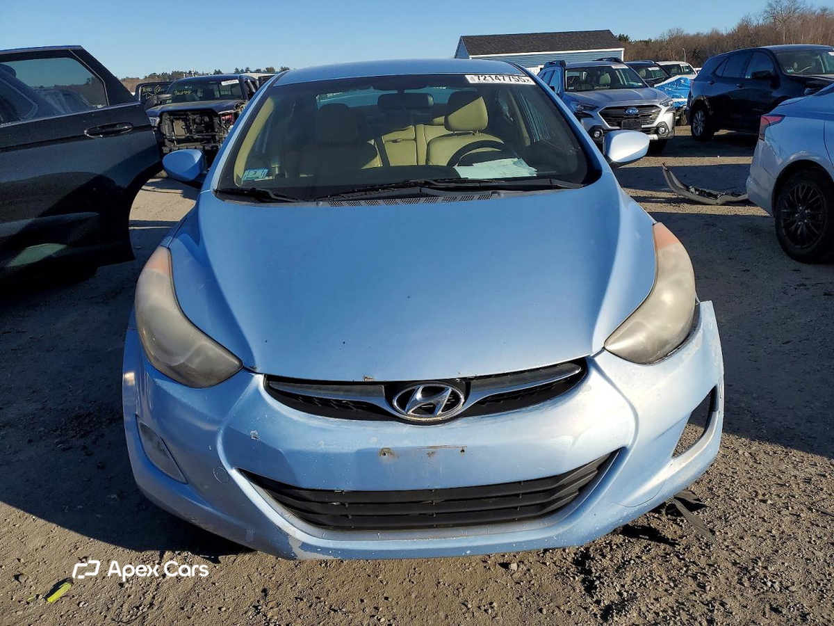 Hyundai Elantra 2012