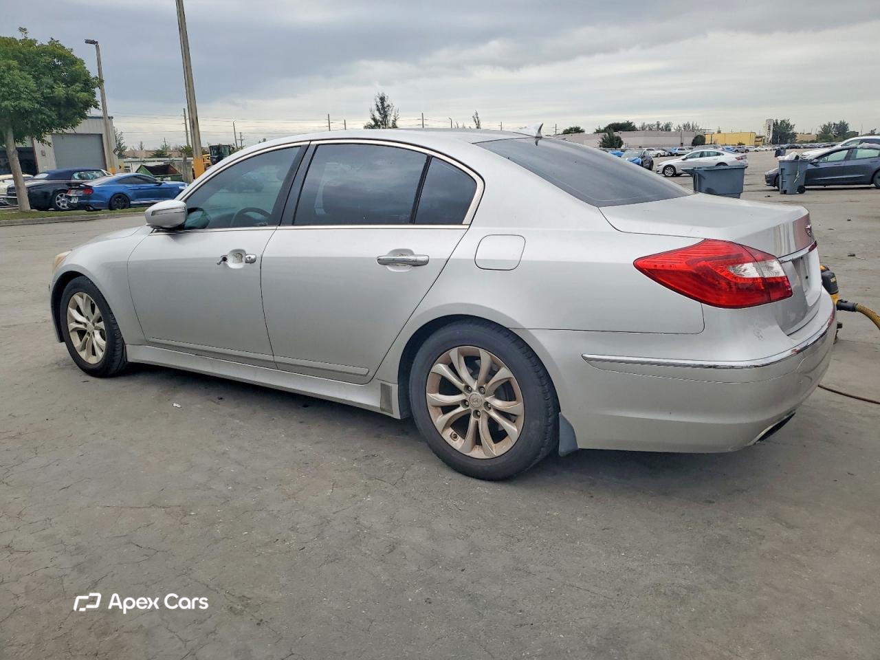 Hyundai Genesis 2013