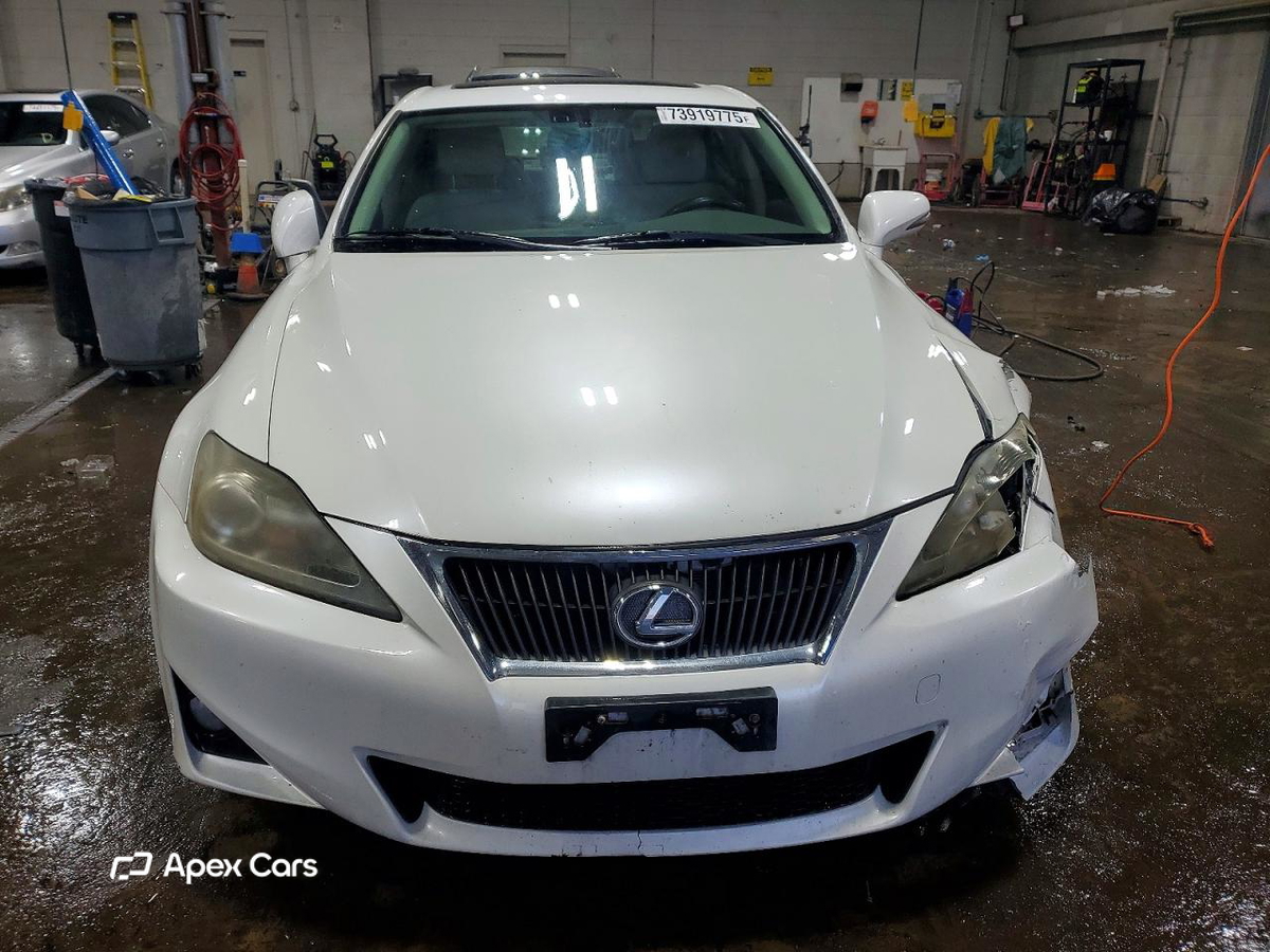 Lexus IS 2012