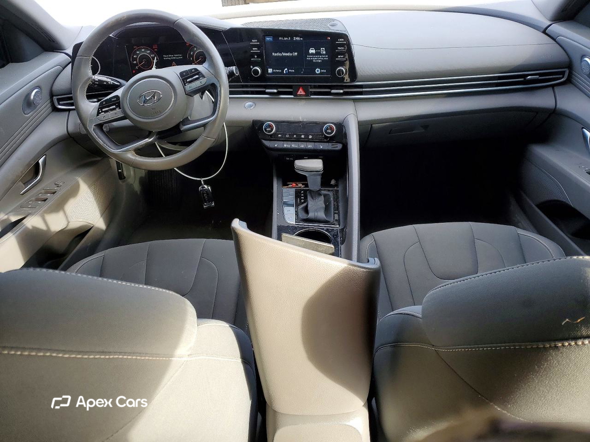 Hyundai Elantra 2021