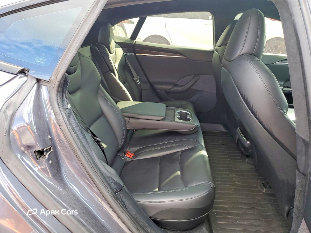 Tesla Model S 2021