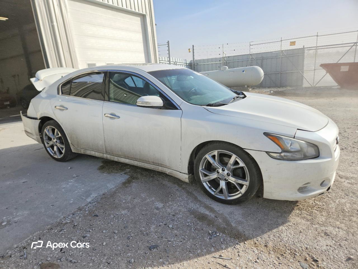 Nissan Maxima 2012