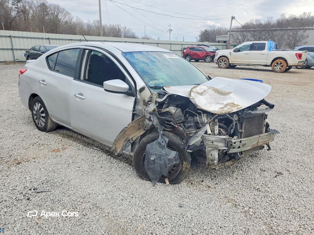Nissan Versa 2016