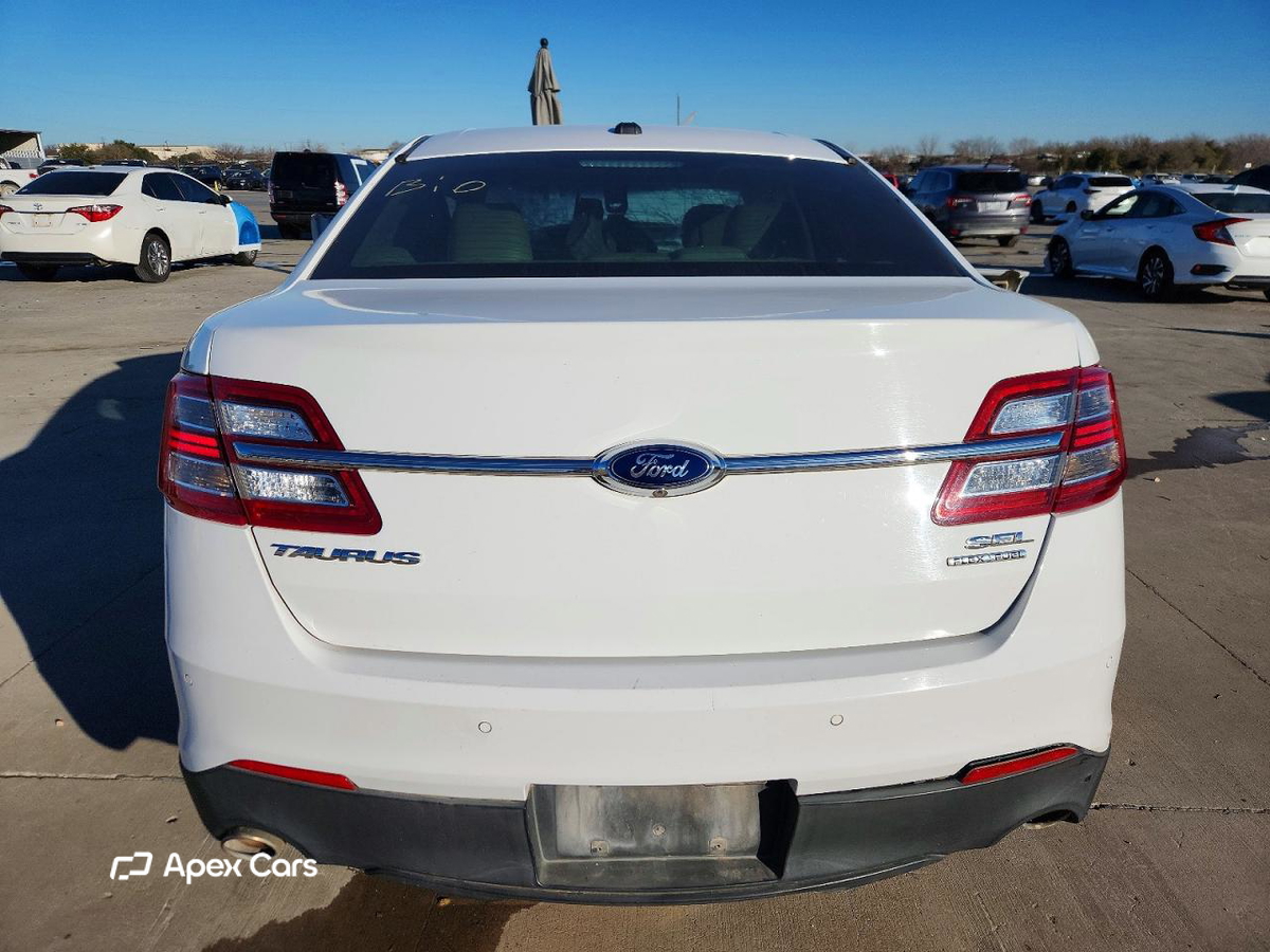 Ford Taurus 2015