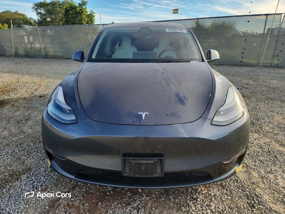 Tesla Model Y 2022