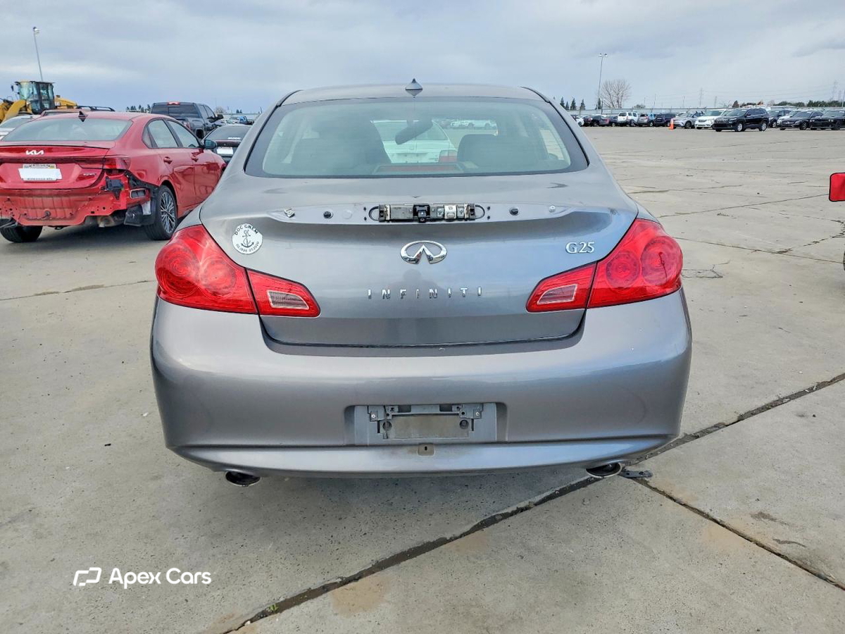 Infiniti G 2011