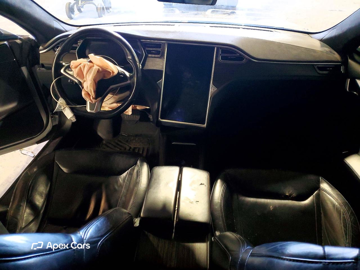 Tesla Model S 2015