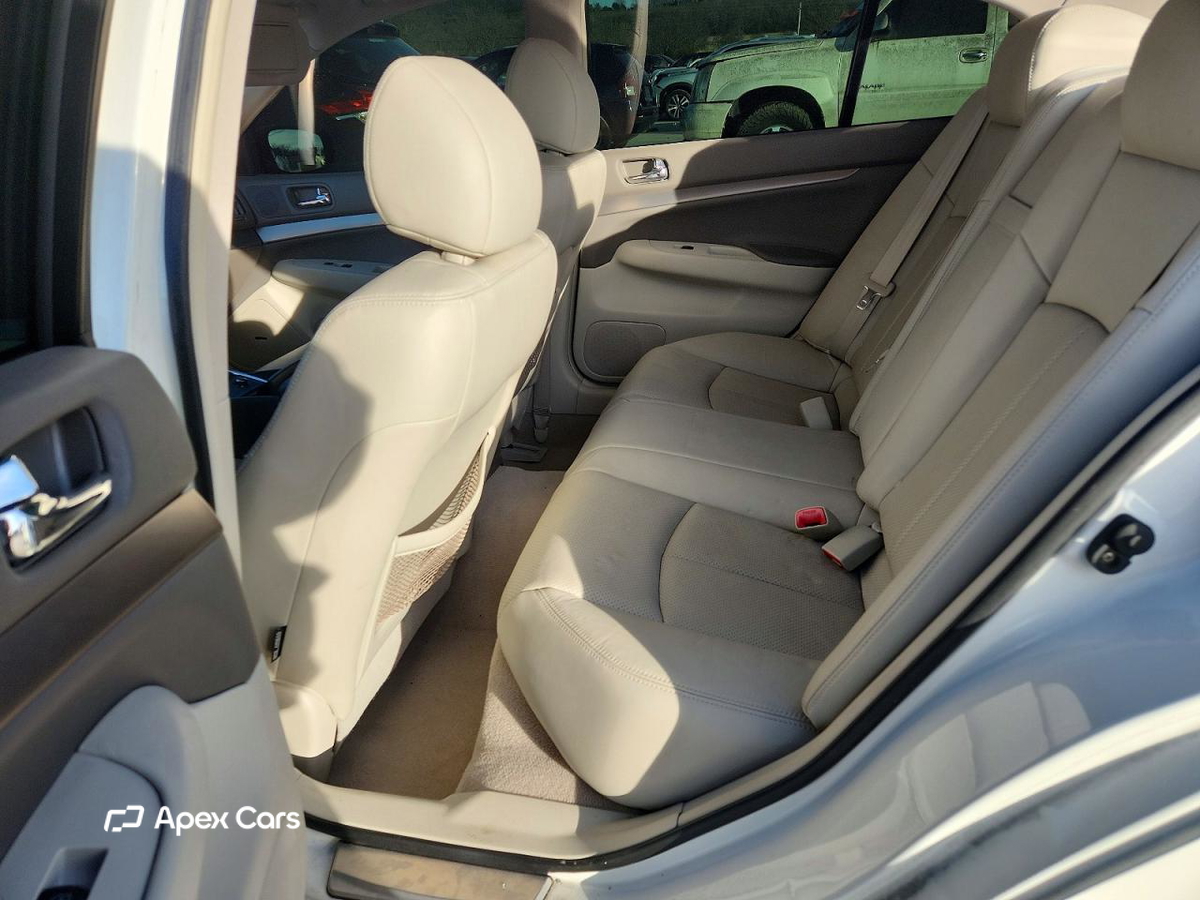 Infiniti G 2012