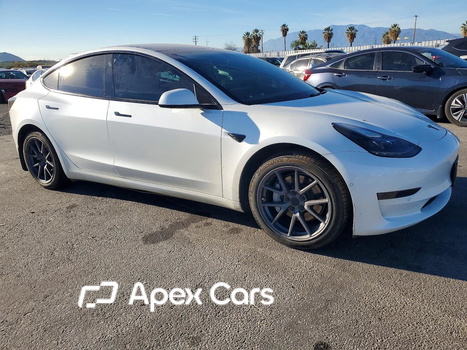 Tesla Model 3 2021 - Zdjęcie 1 z 11