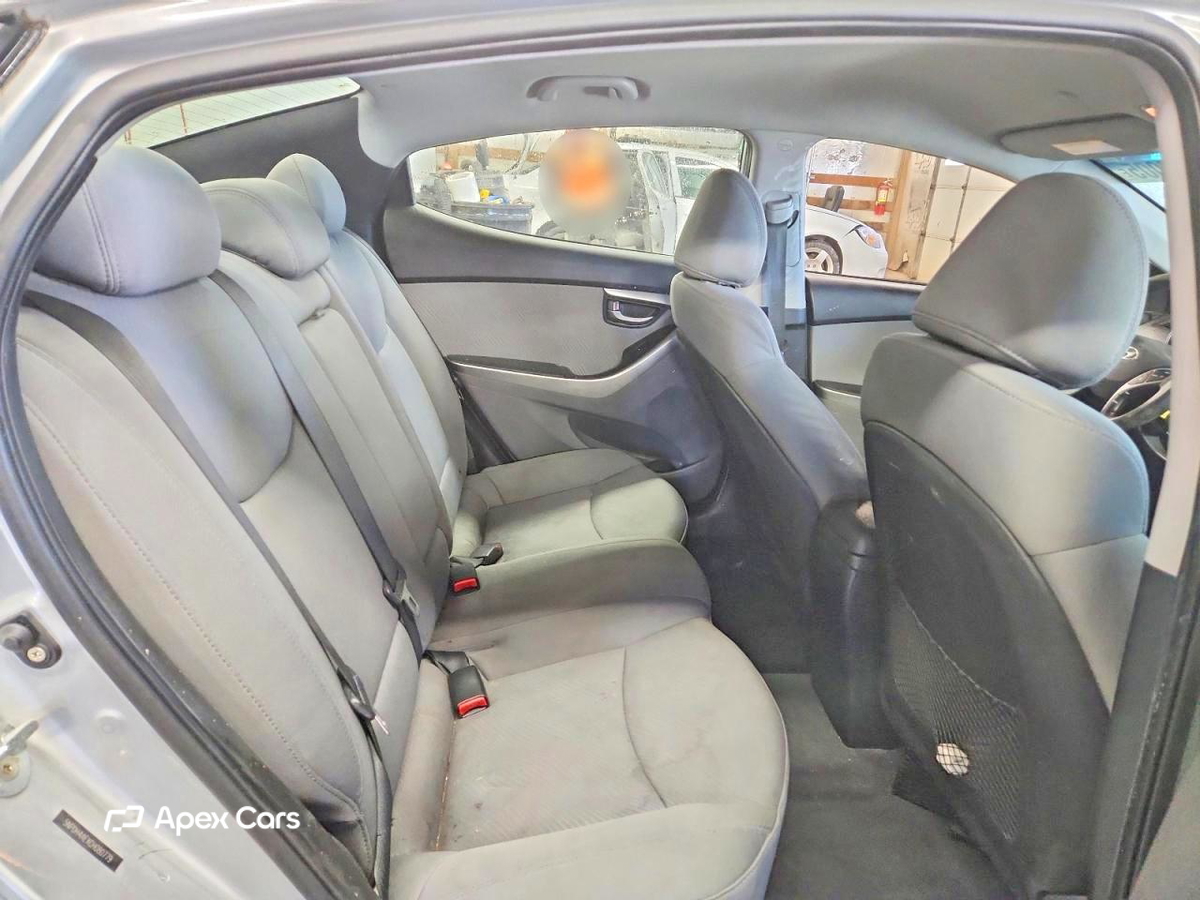 Hyundai Elantra 2012