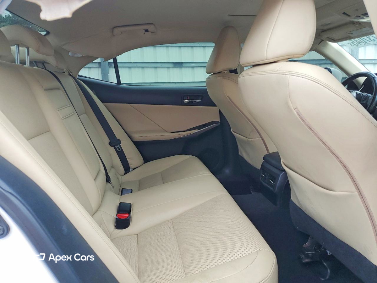 Lexus IS 2016