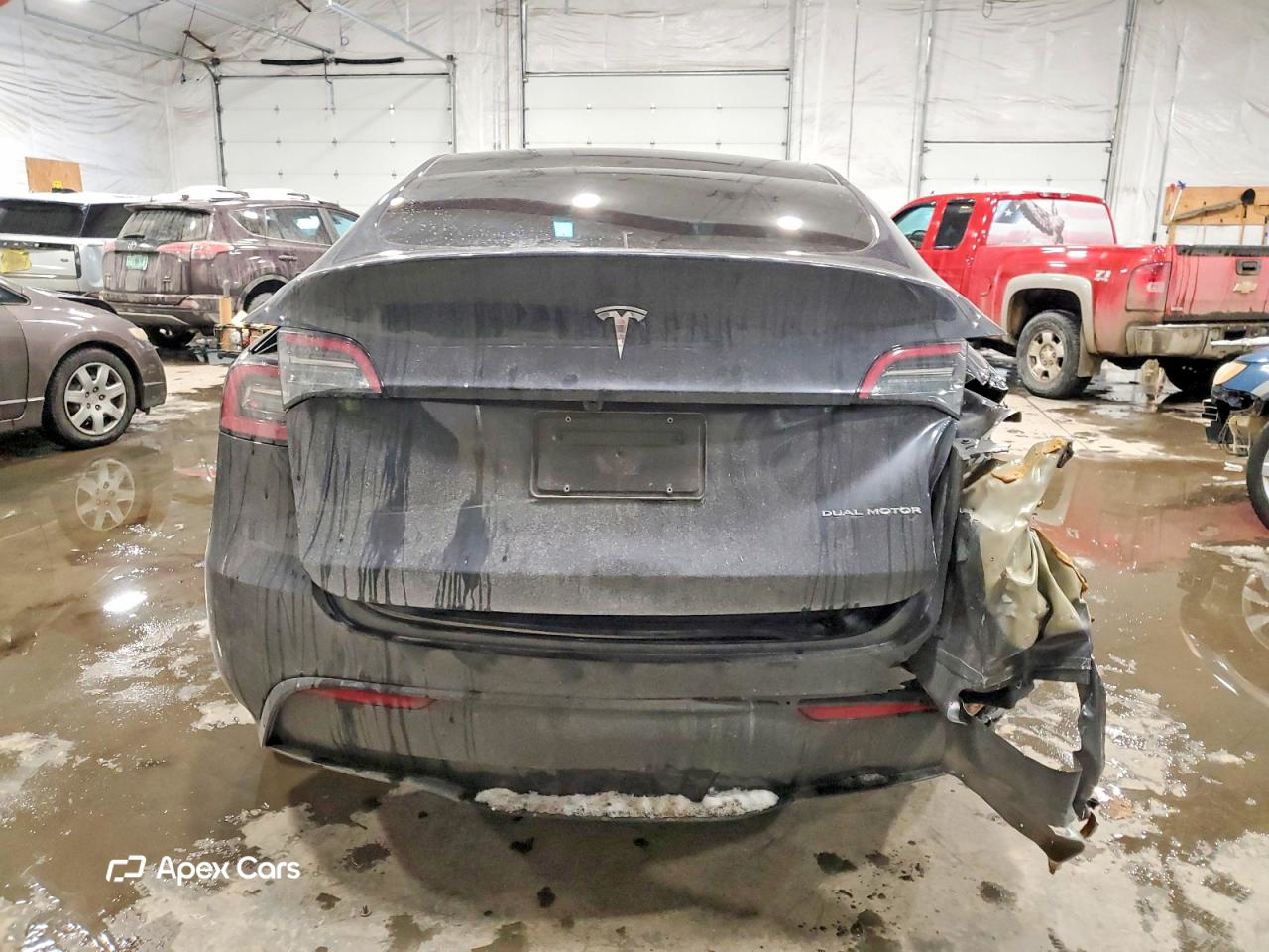 Tesla Model Y 2024