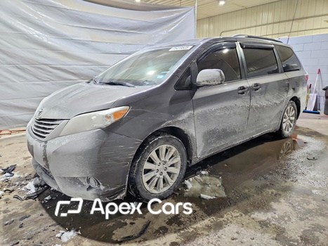 Toyota Sienna 2015 - Image 1 of 12