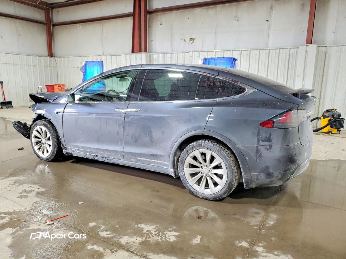 Tesla Model X 2018