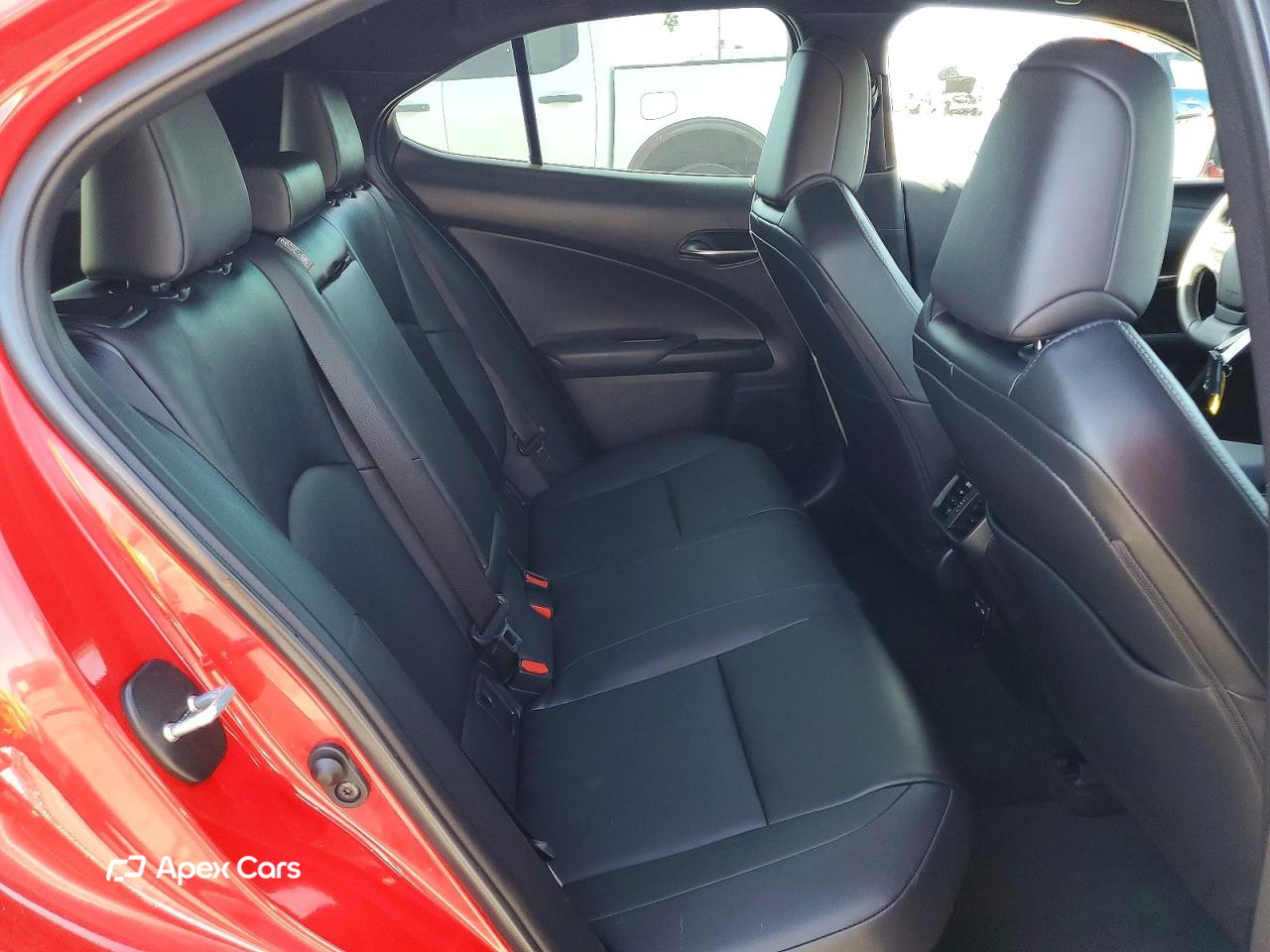 Lexus UX 2024