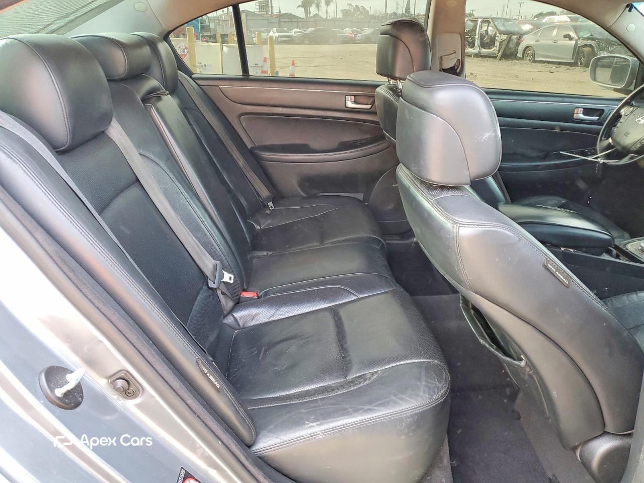 Hyundai Genesis 2013