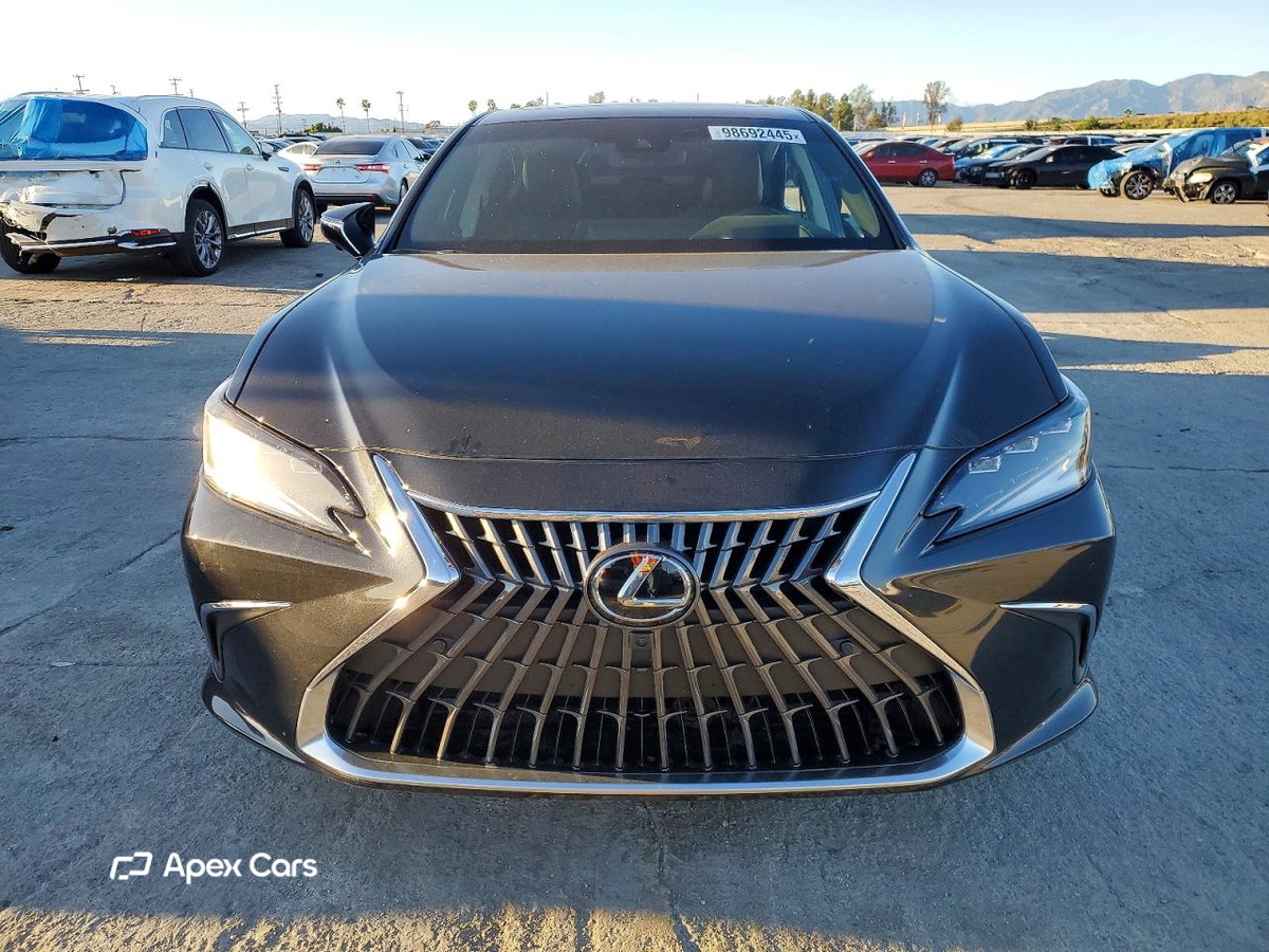Lexus ES 2024