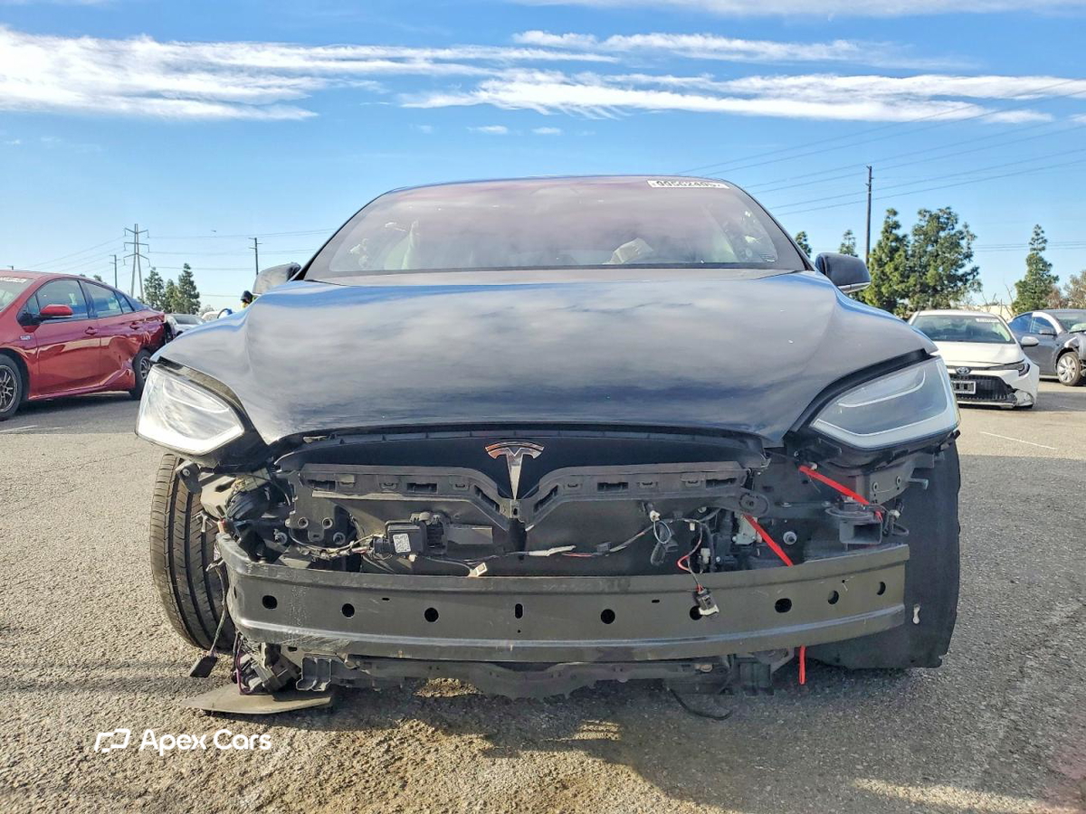 Tesla Model X 2018