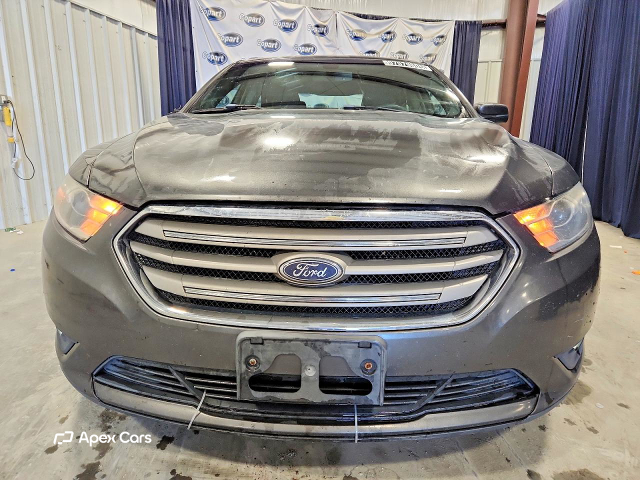 Ford Taurus 2016