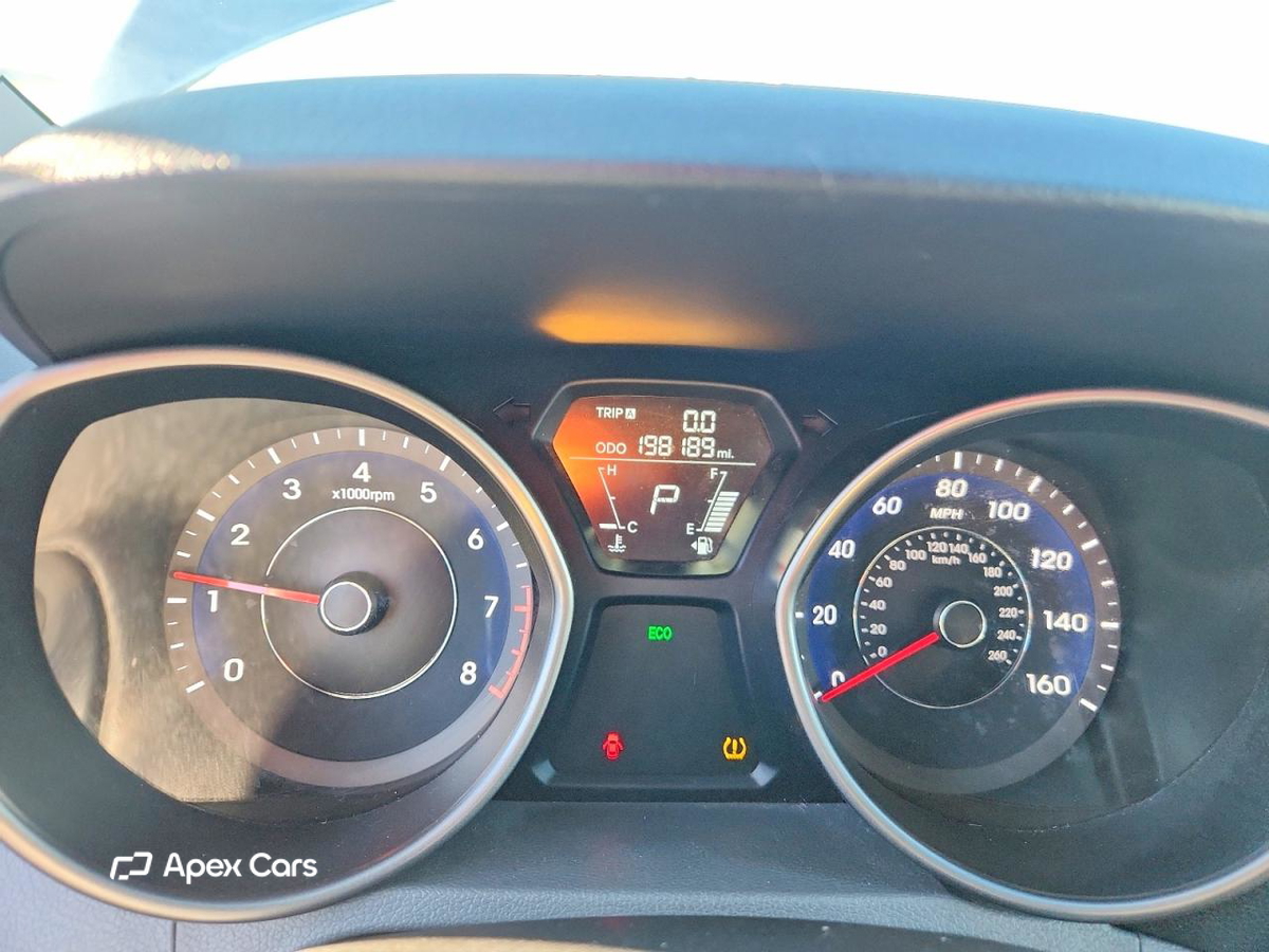 Hyundai Elantra 2012