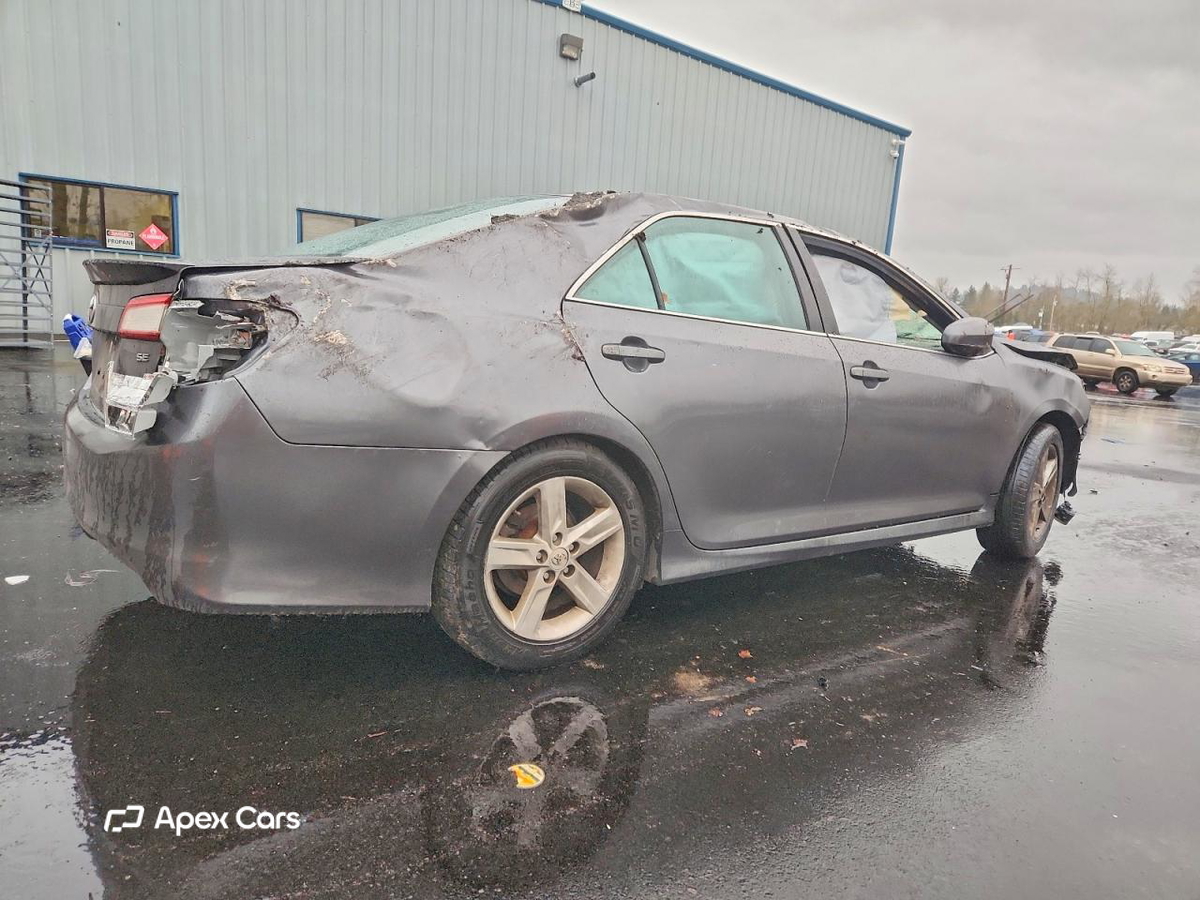 Toyota Camry 2014