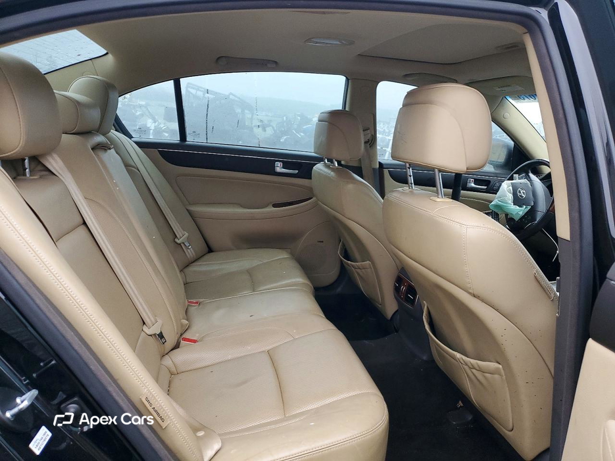 Hyundai Genesis 2012