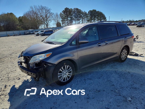 Toyota Sienna 2015 - Image 1 of 15