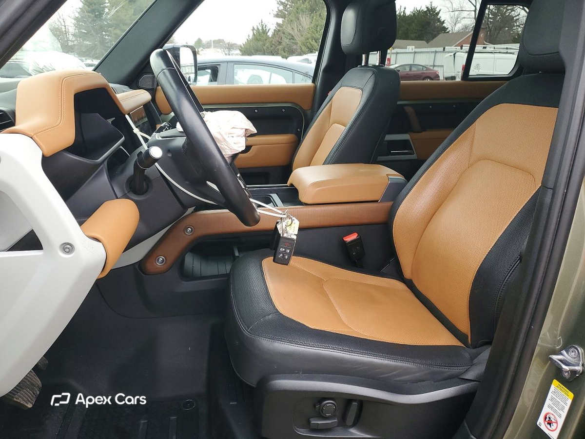 Land Rover Defender 2023