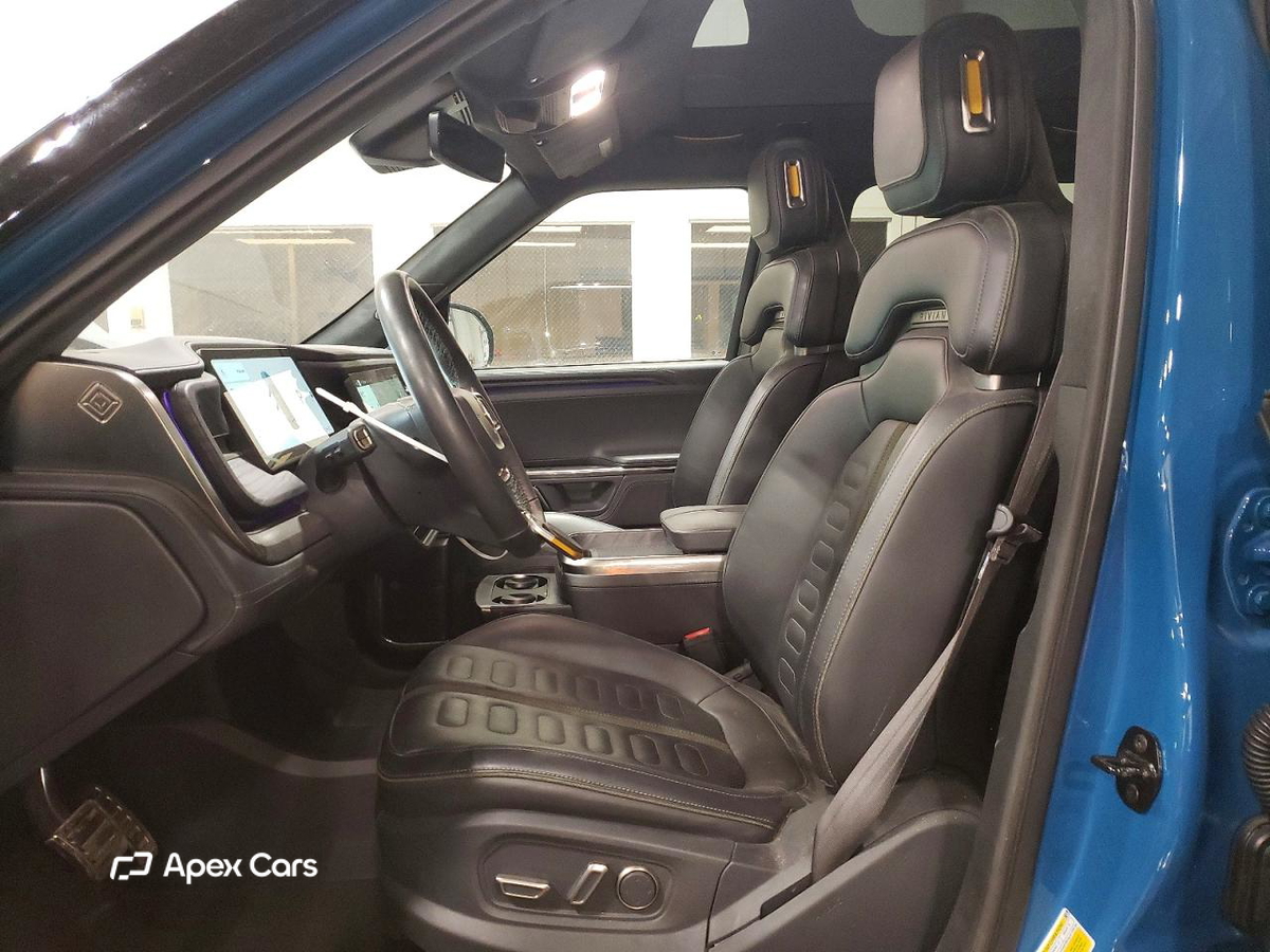 Rivian R1S 2023