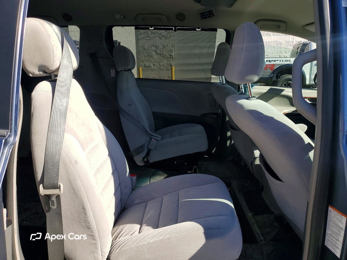 Toyota Sienna 2016